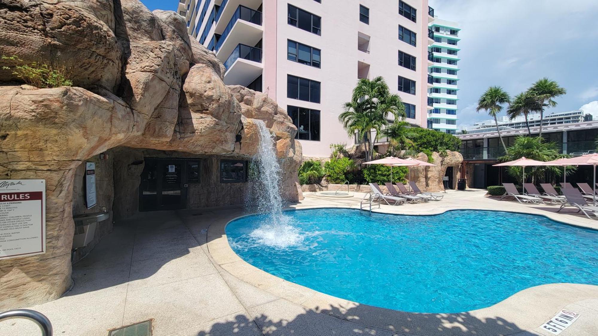 2 Bedroom 2 Bath Beachfront Condo On Miami Beach Millionaire Row Kültér fotó